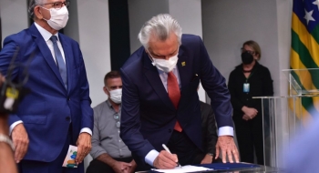 Caiado empossa Eurípedes do Carmo na presidência da GoiásFomento